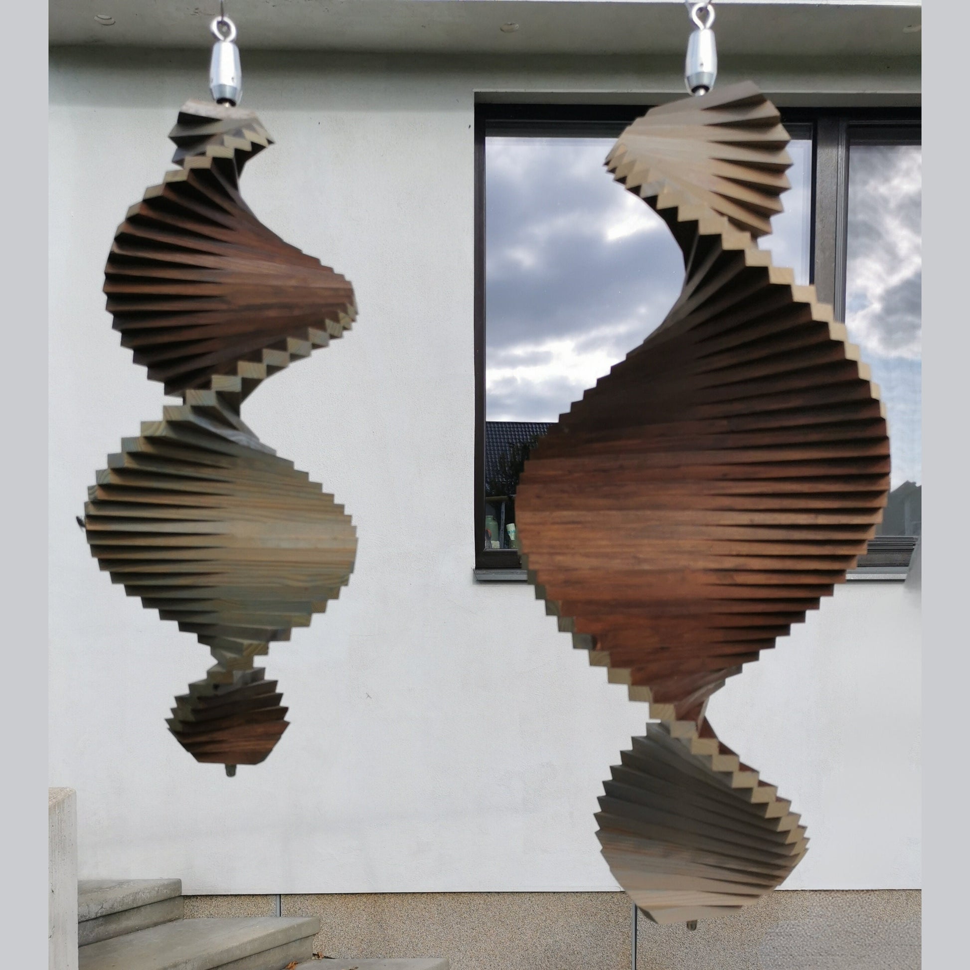 Wind spinner, Hanging Wood decor for Outdoors, Windspinner as Garden Decoration, Decor for porch or Terrace decoration, Kinetic art, 2sizes