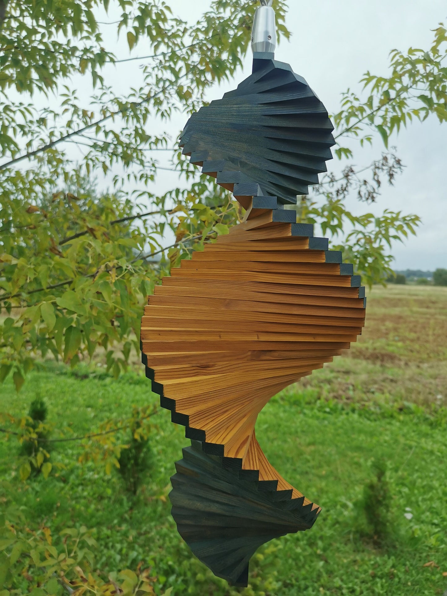 Wind spinner, Hanging Wood decor for Outdoors, Highlight House and Garden, Two Outstanding colors, 3 sizes, Patio decoration